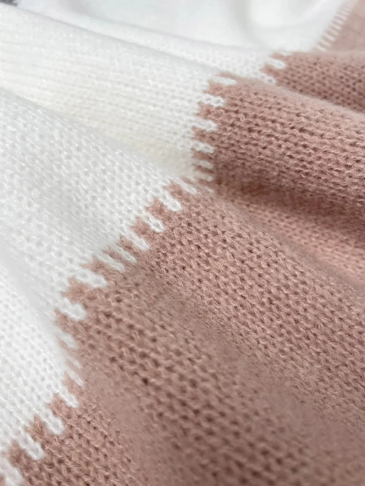 Моника | Пуловер с Леопардов Акцент